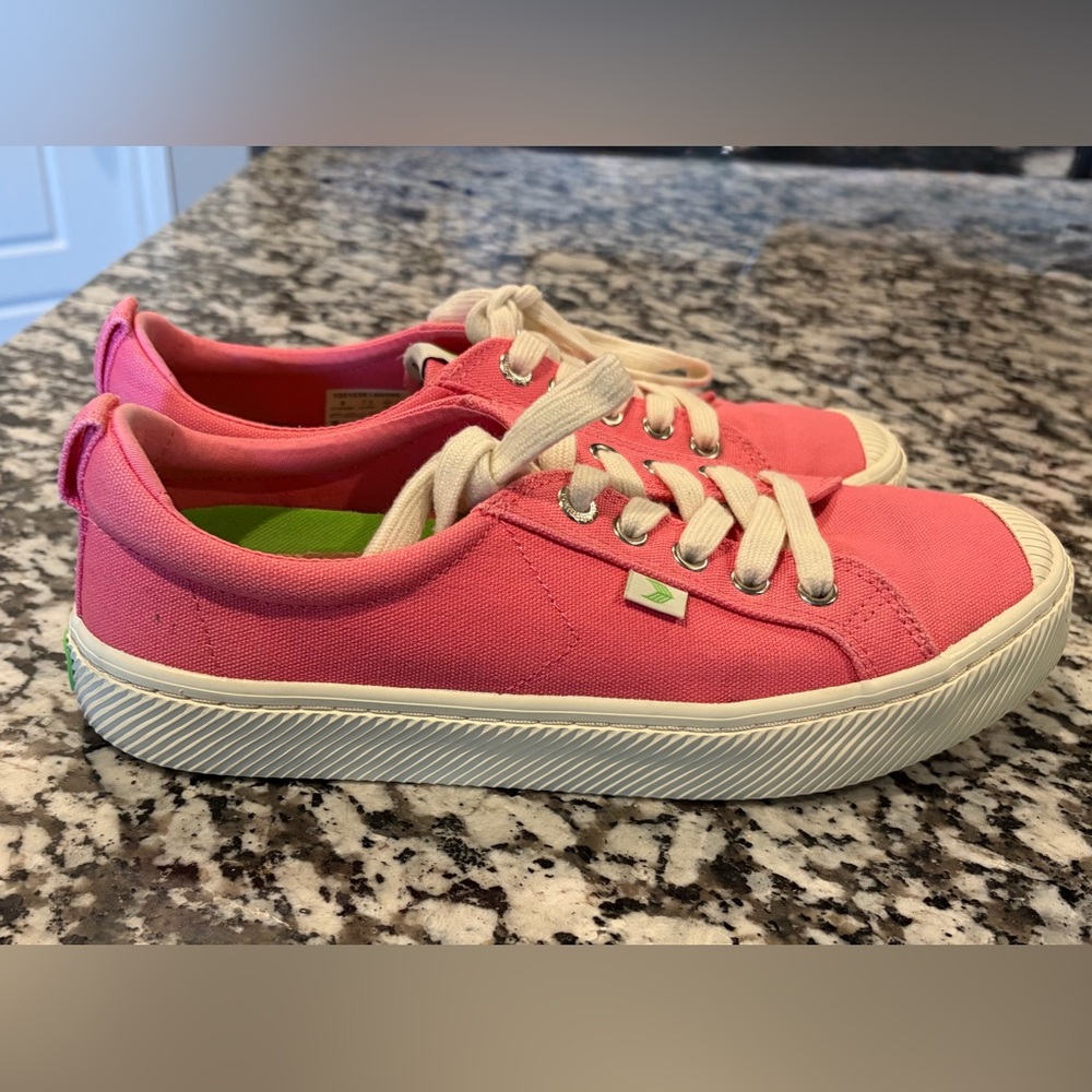 Cariuma OCA Pink Lemonade Sneaker